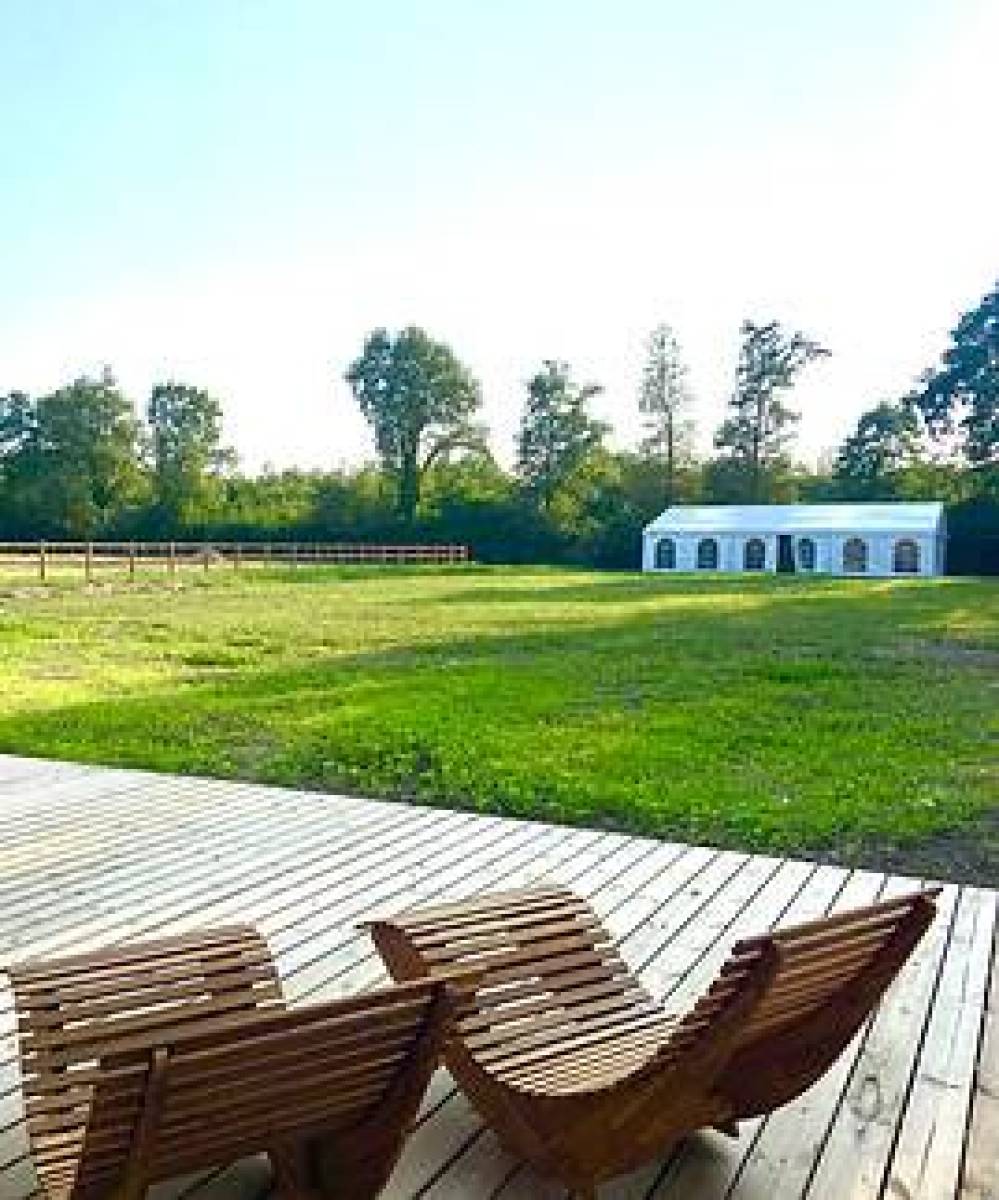  2 hectares de terrain de jeux & un terrain de pétanque